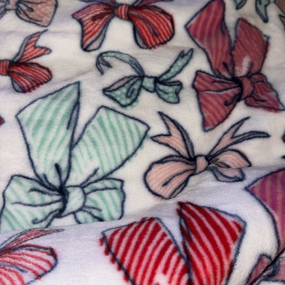 Christmas 2024 bow ribbon blanket throw 🎀 - Picture 6 of 6